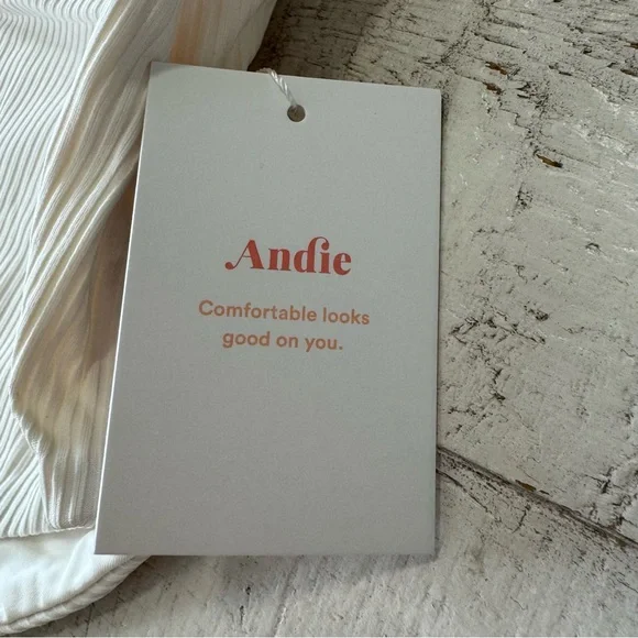 Andie Swim the Asbury Rib One Piece Swimsuit‎ NWT size Medium in Coco High Neck - Picture 3 of 9